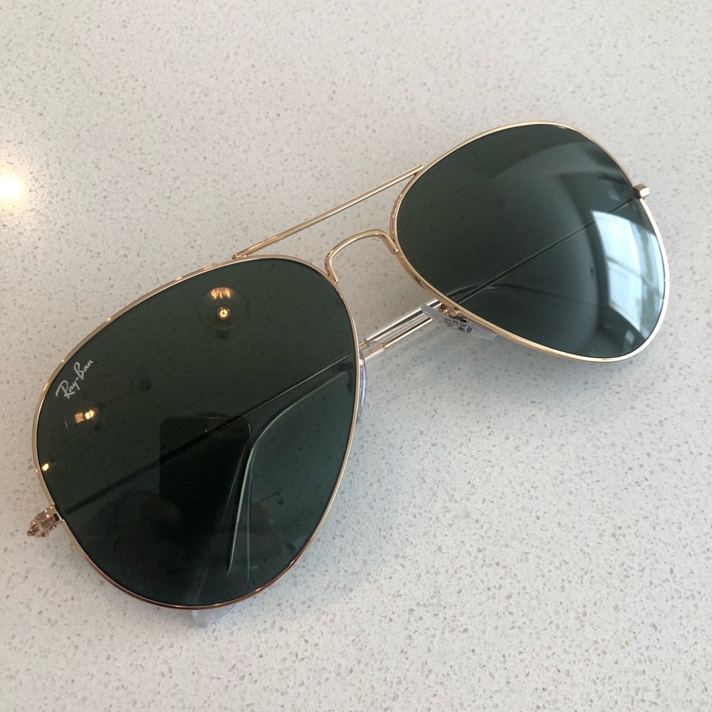 LIKE NEW RAYBANS Aviator Style Gold Frame!